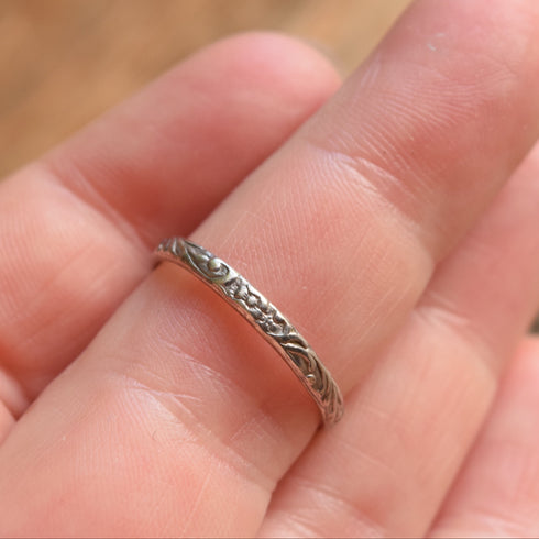 Scrolled Flower Band Ring - Size 7.5