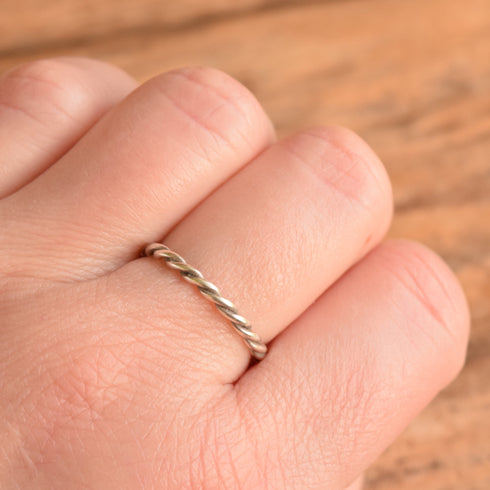 Twist Sterling Silver Band Ring - Size 7.5