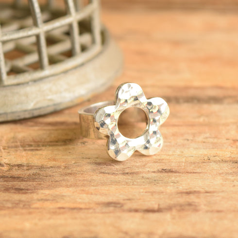 Size 8.25 Flower Power Retro Ring
