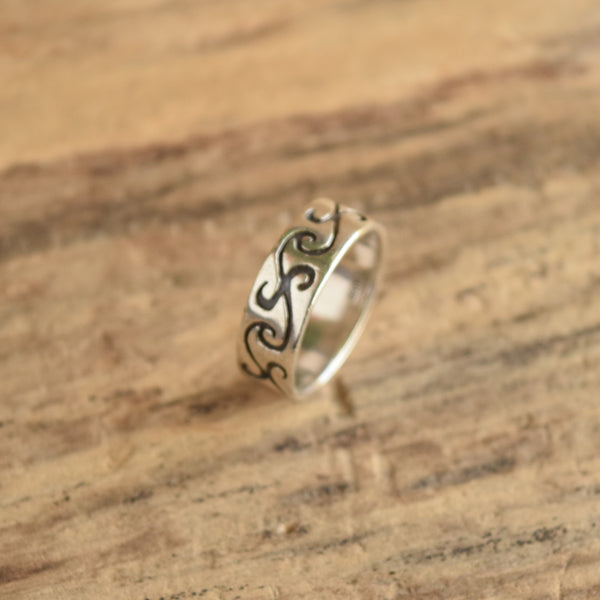 Vintage Sterling Silver Band Ring with Swirl Design Size 9