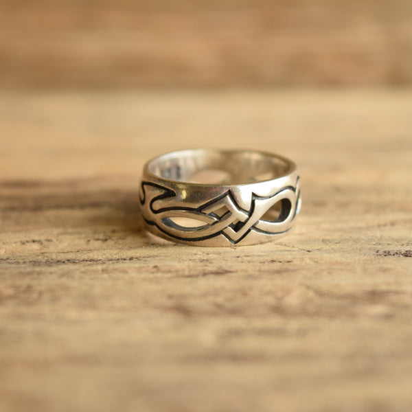 Tribal Design Sterling Silver Cutout Band Ring size 8