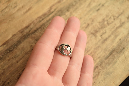 Moon and Star Ring - Size 8