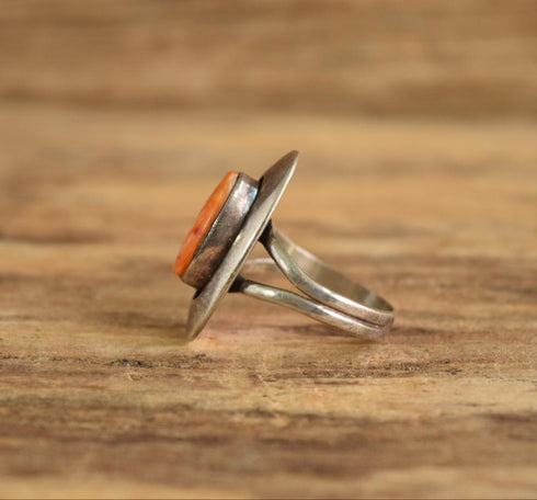 Spiny Oyster Ring - Size 9