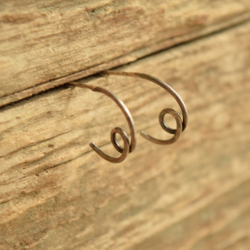Curled Squiggle Thin Line earrings
