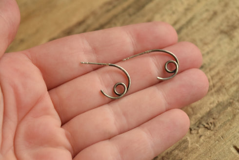 Curly Line Minimalist Hoop Earrings