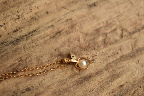 Dainty Apple Pendant Necklace - 9k Gold Diamond & Pearl