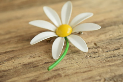 Daisy Flower Brooch