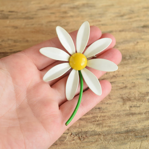 Daisy Flower Brooch