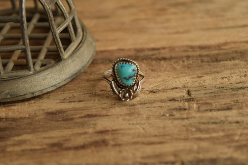 Turquoise Flower Ring - Size 7
