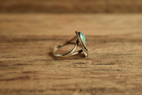 Turquoise Flower Ring - Size 7