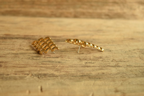 Golden Wavy Earrings