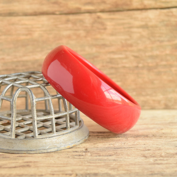 Vintage red plastic chunky bangle bracelet
