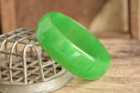 Green Apple Bakelite bangle bracelet