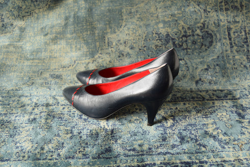 Navy Blue Bruno Magli Heels Size 7.5 - 1980's Vintage