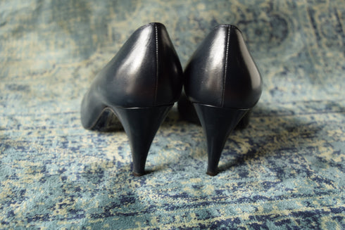 Navy Blue Bruno Magli Heels Size 7.5 - 1980's Vintage