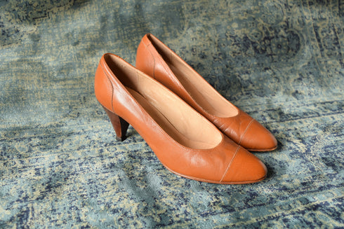 Tan Leather pumps Size 6.5