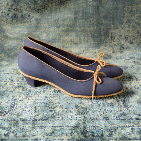 Navy Blue Kitten Heels Size 8 Slim
