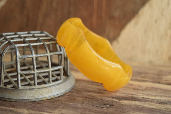 Scalloped Bakelite Bangle in Yellow Swirls