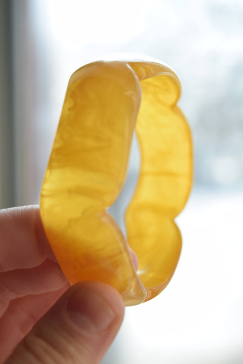 Scalloped Bakelite Bangle in Yellow Swirls