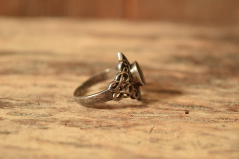 Intricate Black and Silver Ring Size 5 3/4