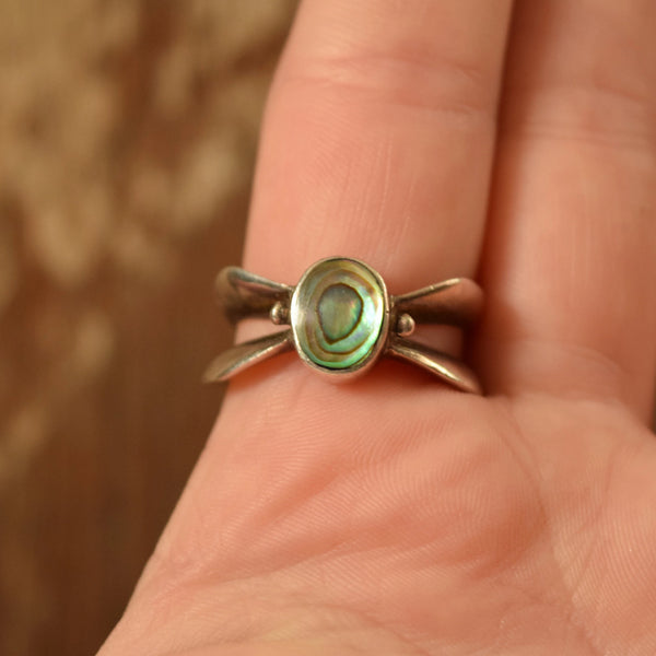 Abalone Shell Ring - Size 8 1/2 vintage