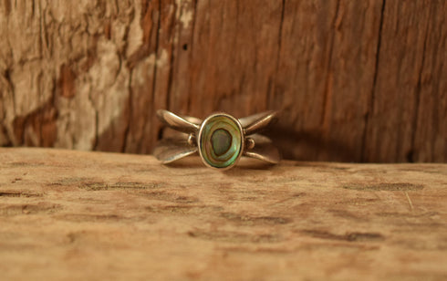 Abalone Shell Ring - Size 8 1/2 vintage
