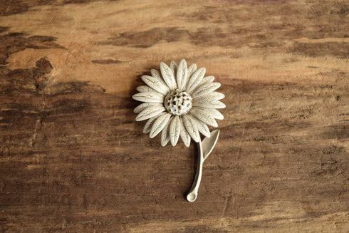 White & Gold Flower Brooch