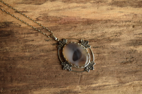 Agate Pendant Necklace - Silver Toned
