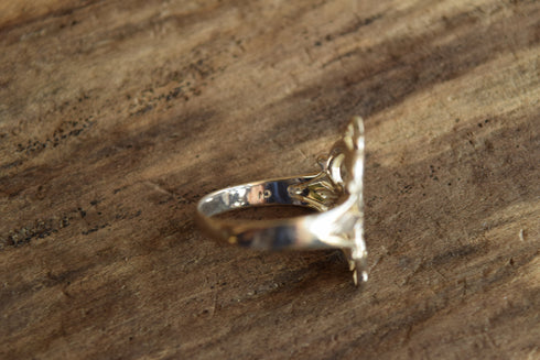 Elegant Sterling Silver Ring Size 8 1/4