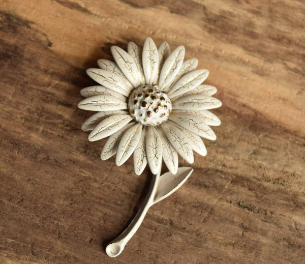 White & Gold Flower Brooch