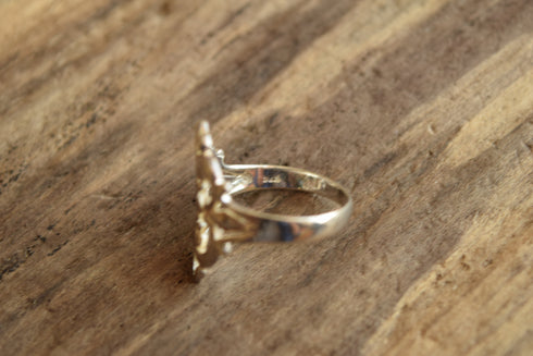 Elegant Sterling Silver Ring Size 8 1/4