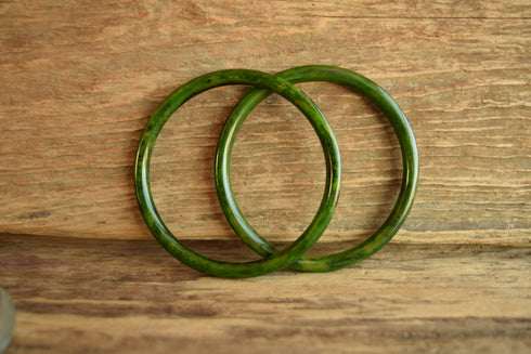 Green Marbled Bakelite Bracelet Set - Pair of Swirled spacer Bangles