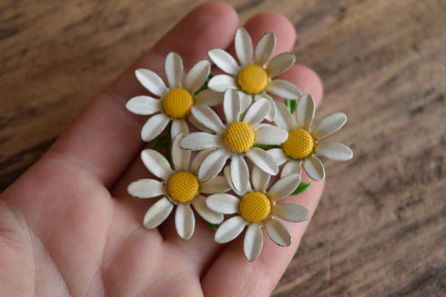 Daisy Brooch