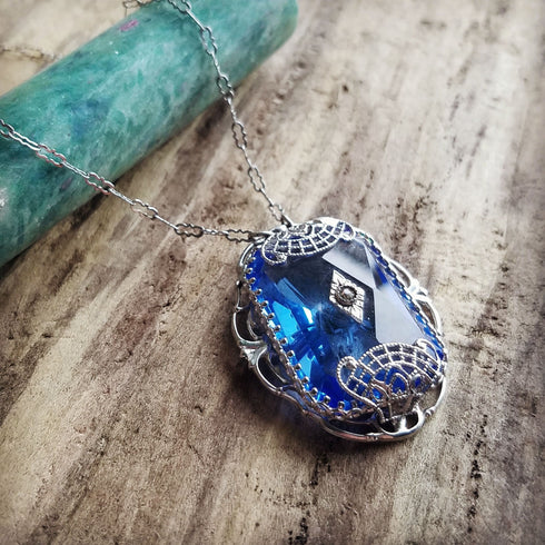 Blue Art Deco Pendant Necklace